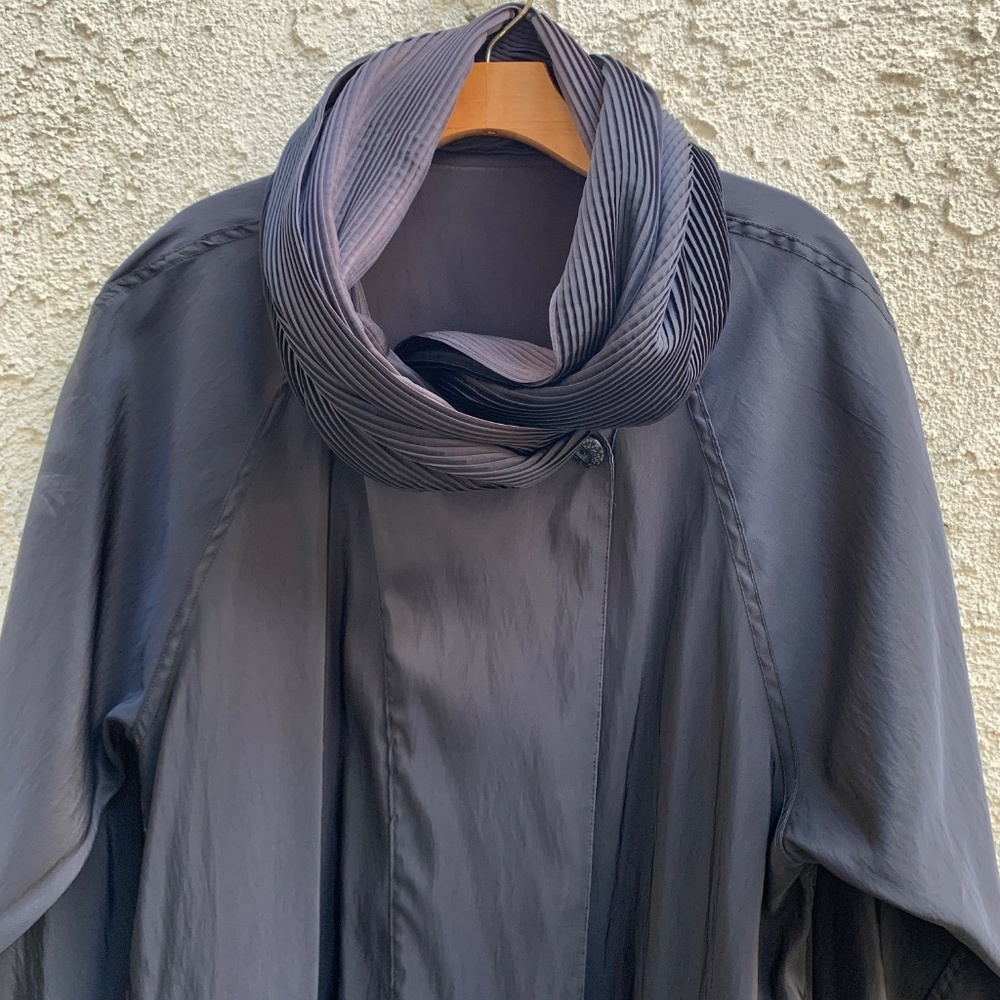 Stunning Reversible Raincoat - image 4